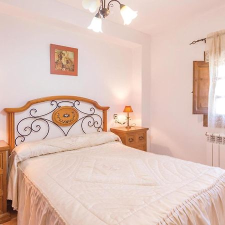 8 Bedroom Lovely Home In 伊斯纳哈尔 外观 照片