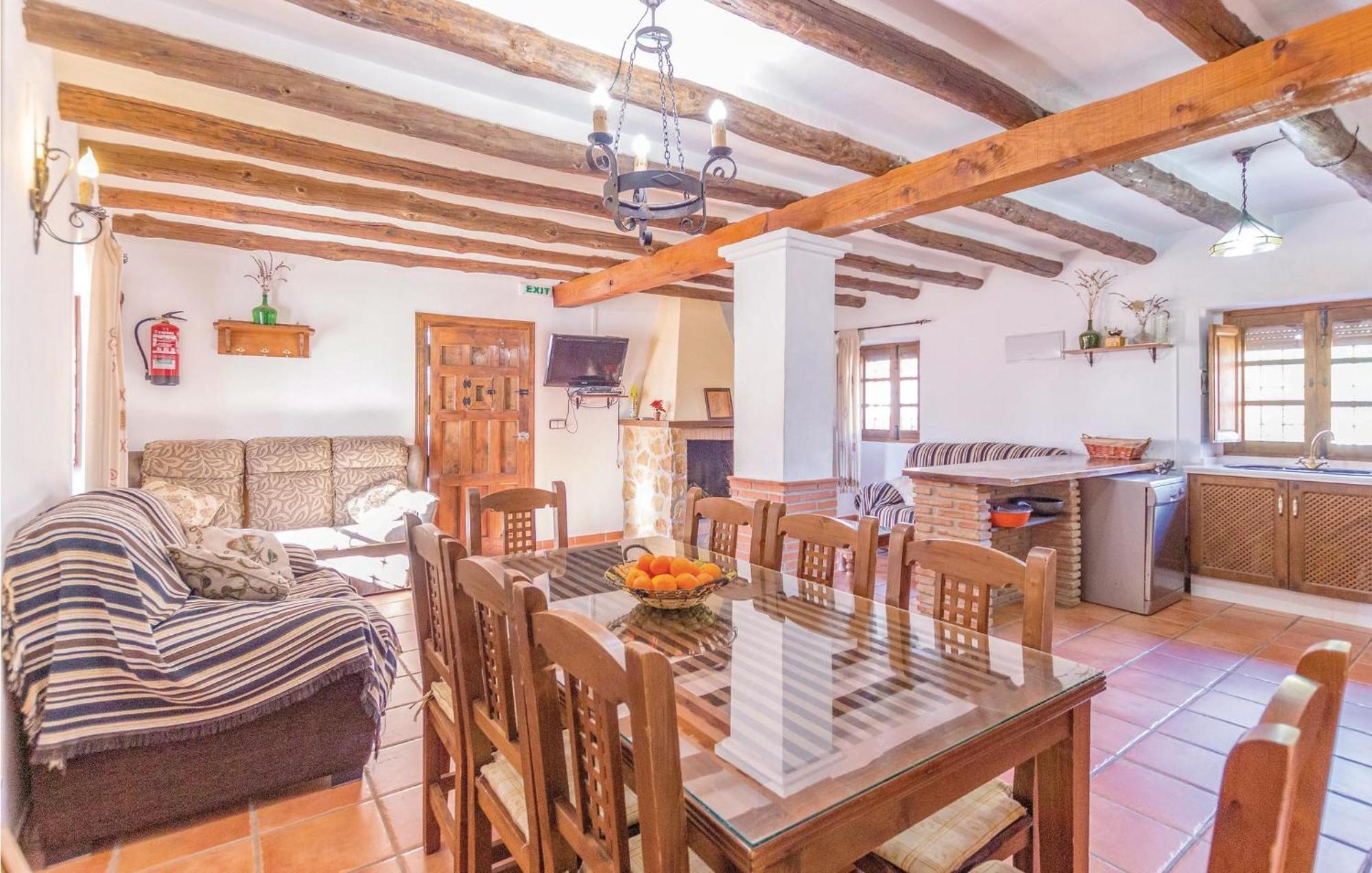 8 Bedroom Lovely Home In 伊斯纳哈尔 外观 照片